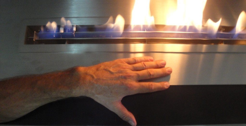 Cheminée électronique et brûleur éthanol de sécurité