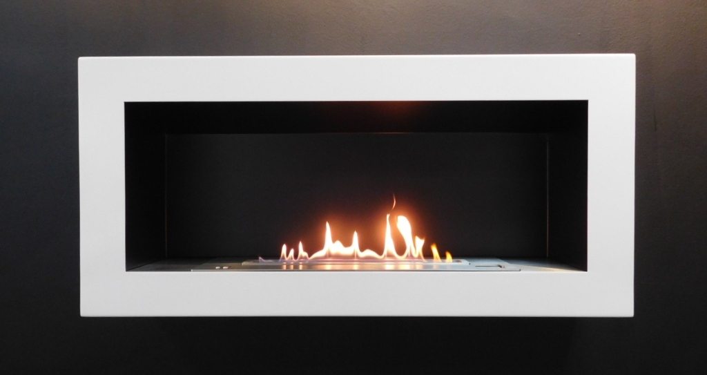 Wall mounted ethanol fireplace