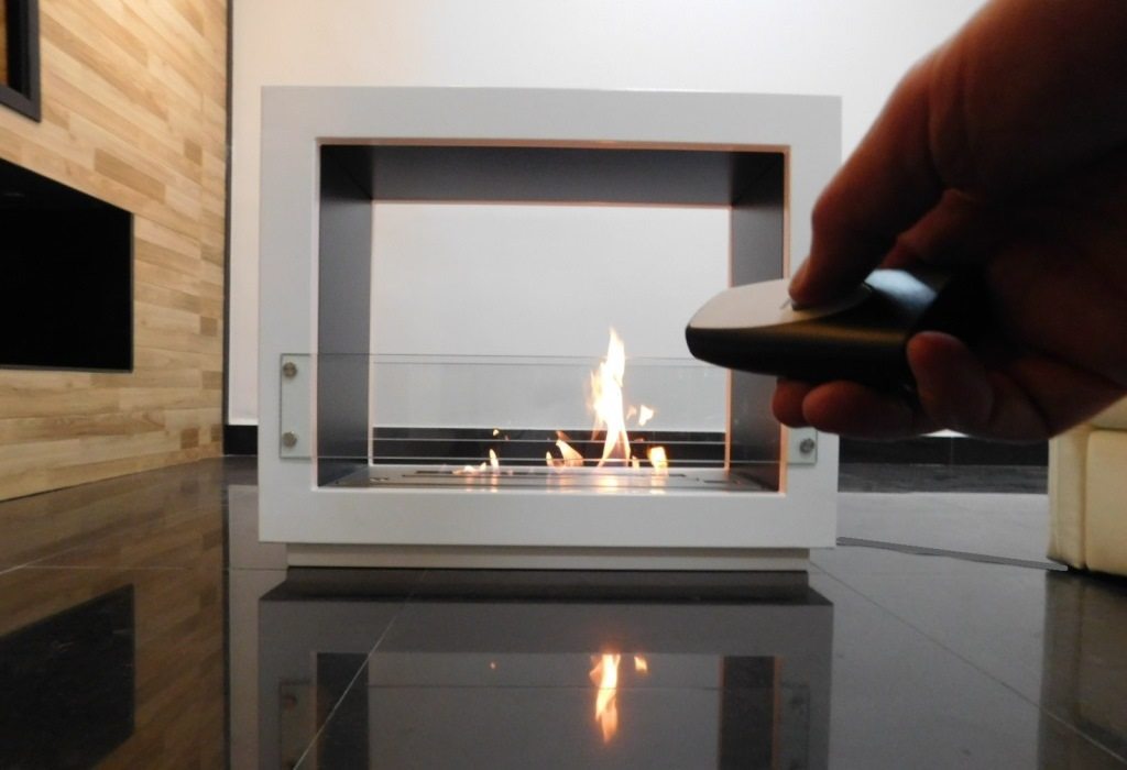 Free standing ethanol fireplace AFIRE