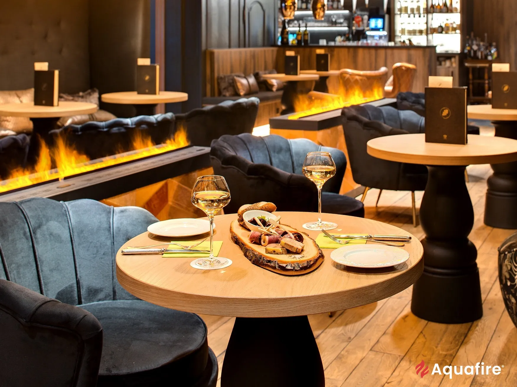 Waterdamp haarden & AI geïntegreerd in een luxe hotel-restaurant – gepersonaliseerde sfeer van Aquafire