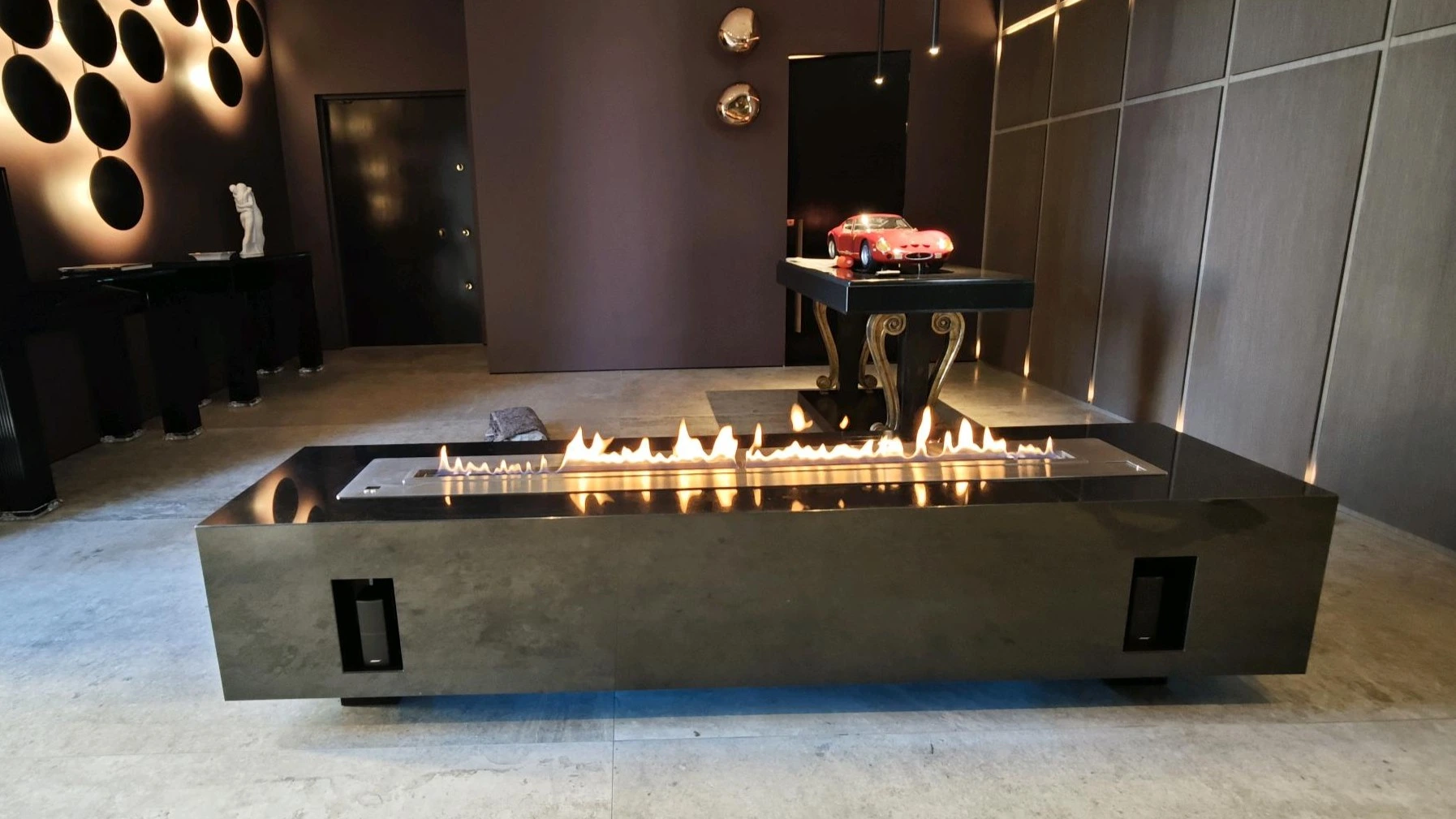 Automatischer Ethanol Brenner von AFIRE in einem zeitgenössischen Interieur