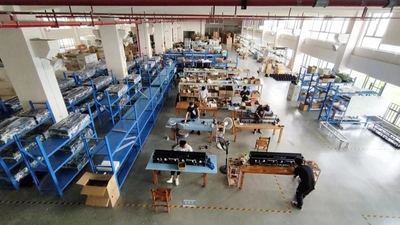 Werkplaatsproductie van een Aquafire waterdamp‑haard door AFIRE Werkplaatsproductie van een Aquafire waterdamp‑haard door AFIRE